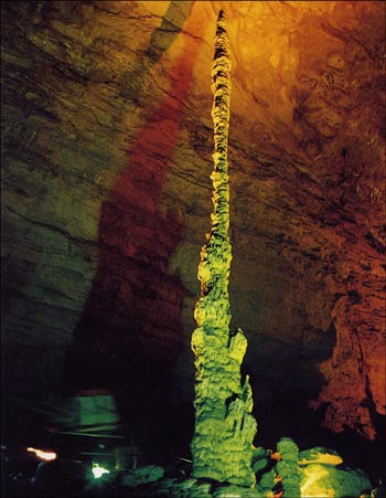 張家界國家森林公園、大峽谷、玻璃橋、鳳凰古城四日游